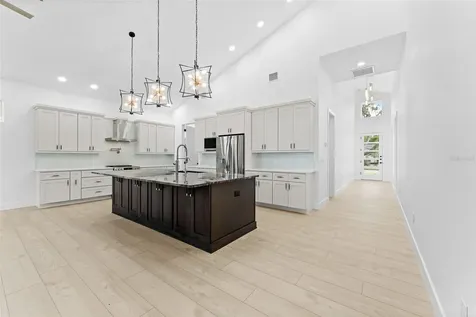 4907 15th Avenue N St Petersburg FL 33710