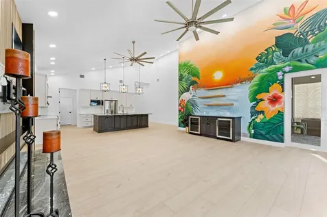 4907 15th Avenue N St Petersburg FL 33710