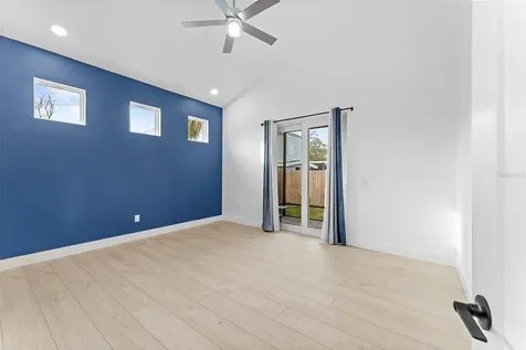 4907 15th Avenue N St Petersburg FL 33710