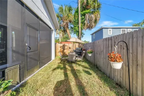 4907 15th Avenue N St Petersburg FL 33710