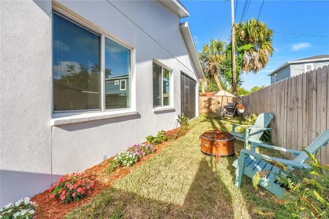 4907 15th Avenue N St Petersburg FL 33710