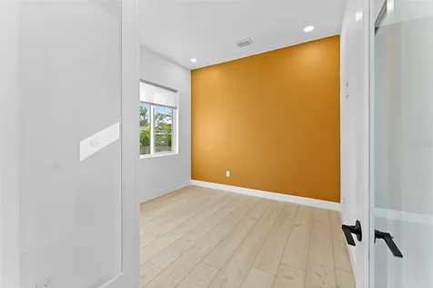 4907 15th Avenue N St Petersburg FL 33710