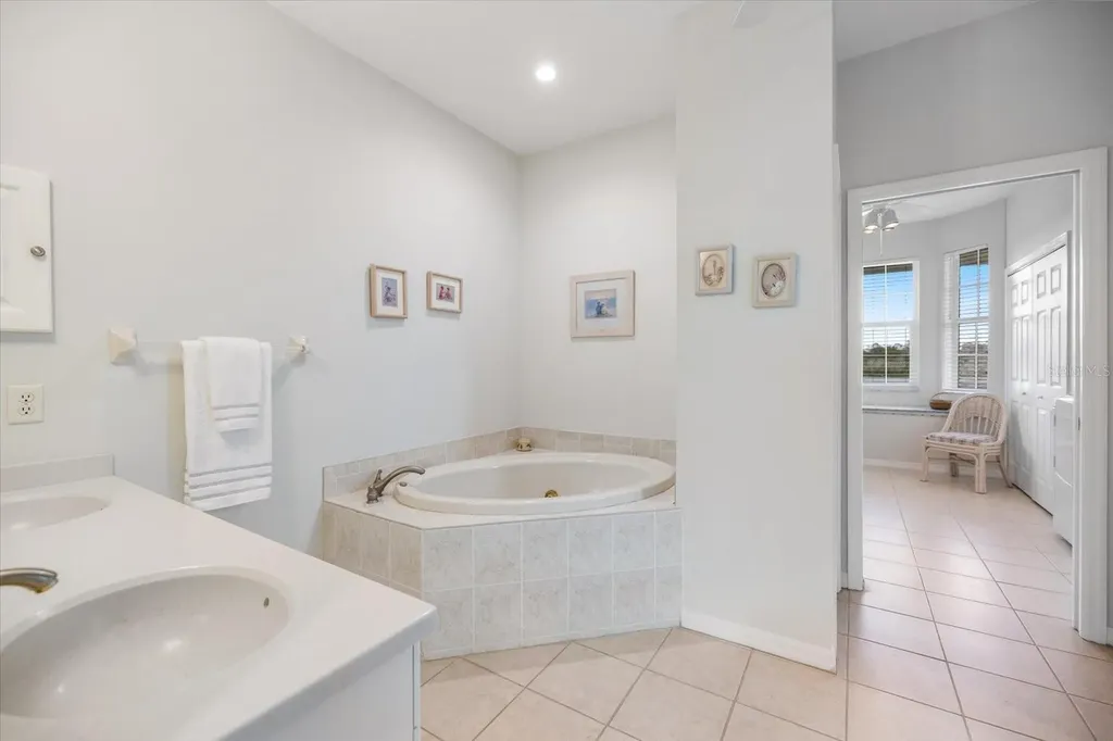9181 Lake Drive Englewood FL 34224