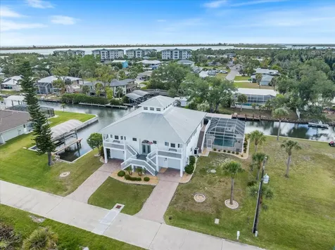 9181 Lake Drive Englewood FL 34224