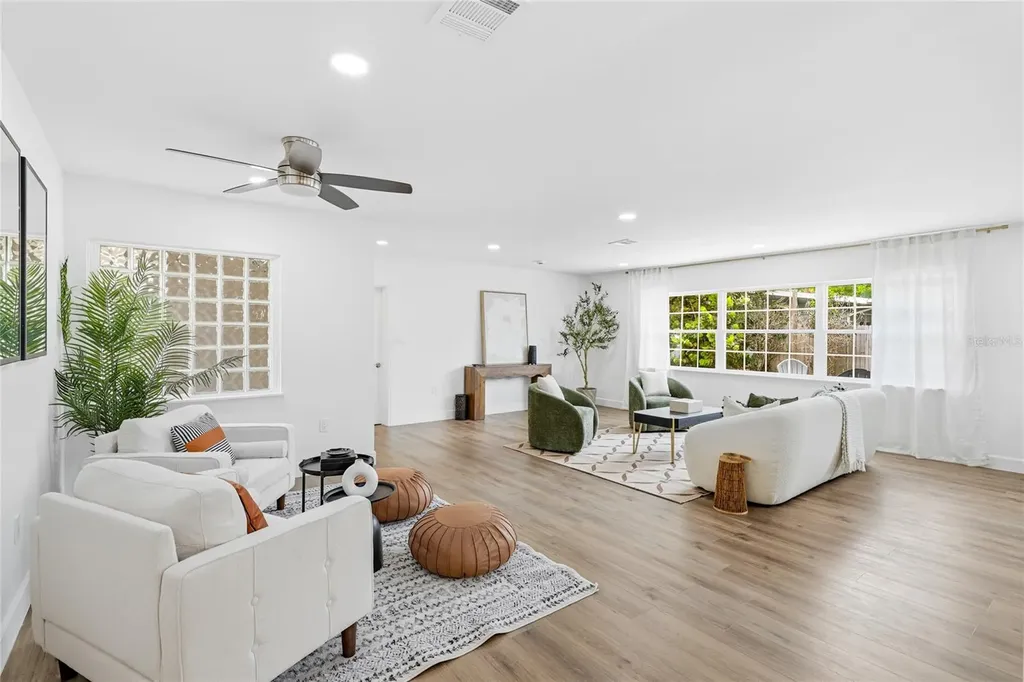 2949 Bougainvillea Street Sarasota FL 34239