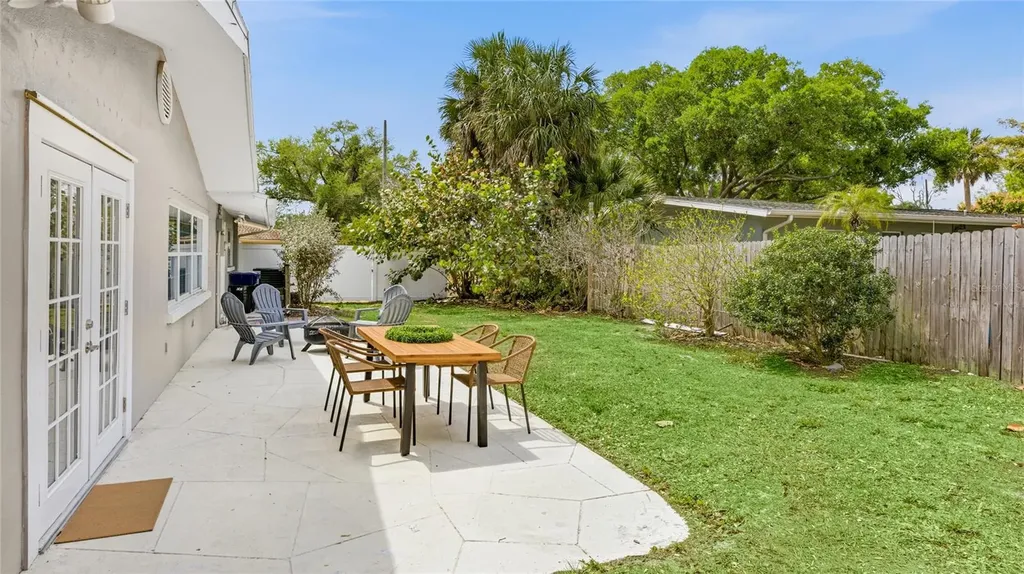 2949 Bougainvillea Street Sarasota FL 34239