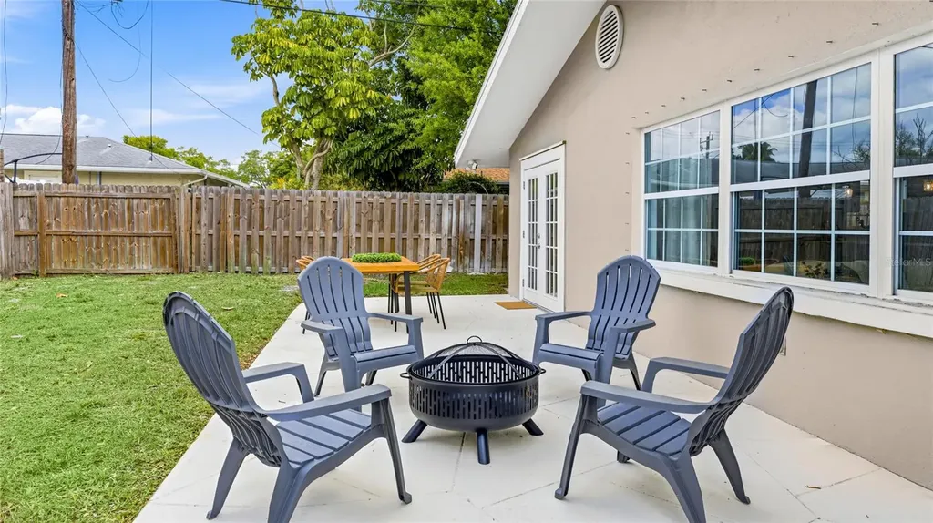 2949 Bougainvillea Street Sarasota FL 34239