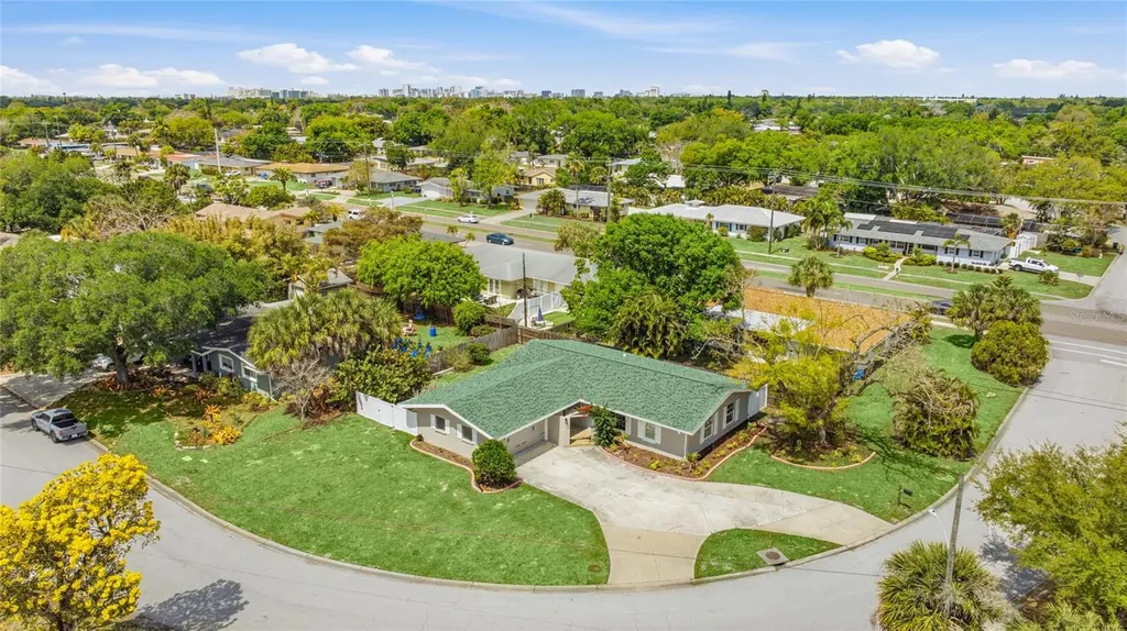 2949 Bougainvillea Street Sarasota FL 34239