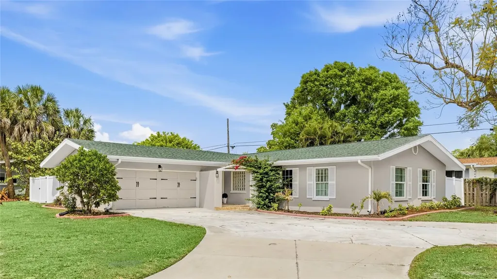 2949 Bougainvillea Street Sarasota FL 34239