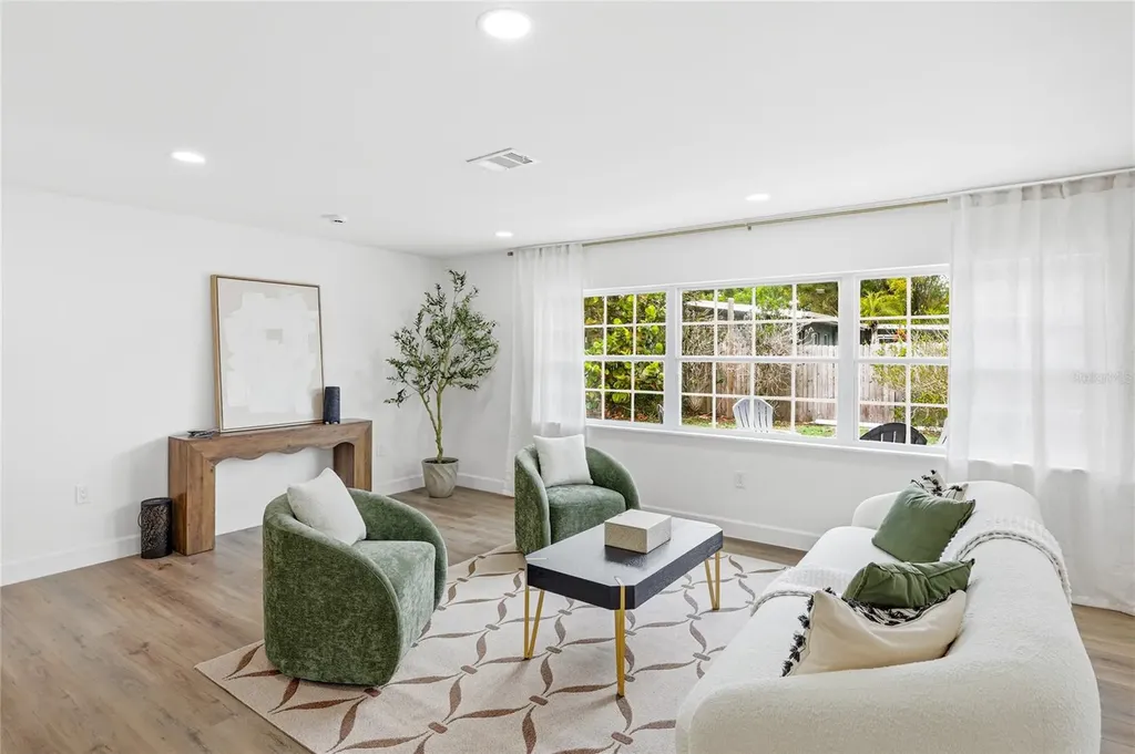 2949 Bougainvillea Street Sarasota FL 34239