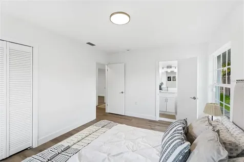 2949 Bougainvillea Street Sarasota FL 34239