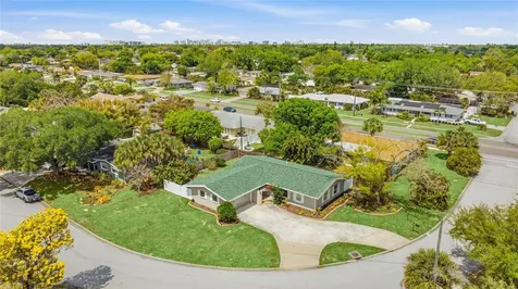 2949 Bougainvillea Street Sarasota FL 34239