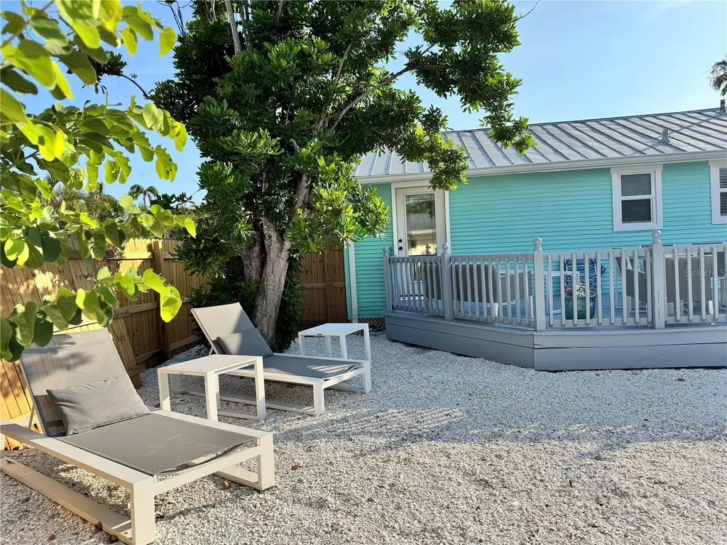 6980 Poinsetta Longboat Key FL 34228