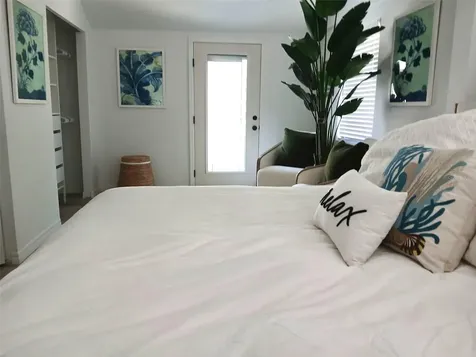 6980 Poinsetta Longboat Key FL 34228