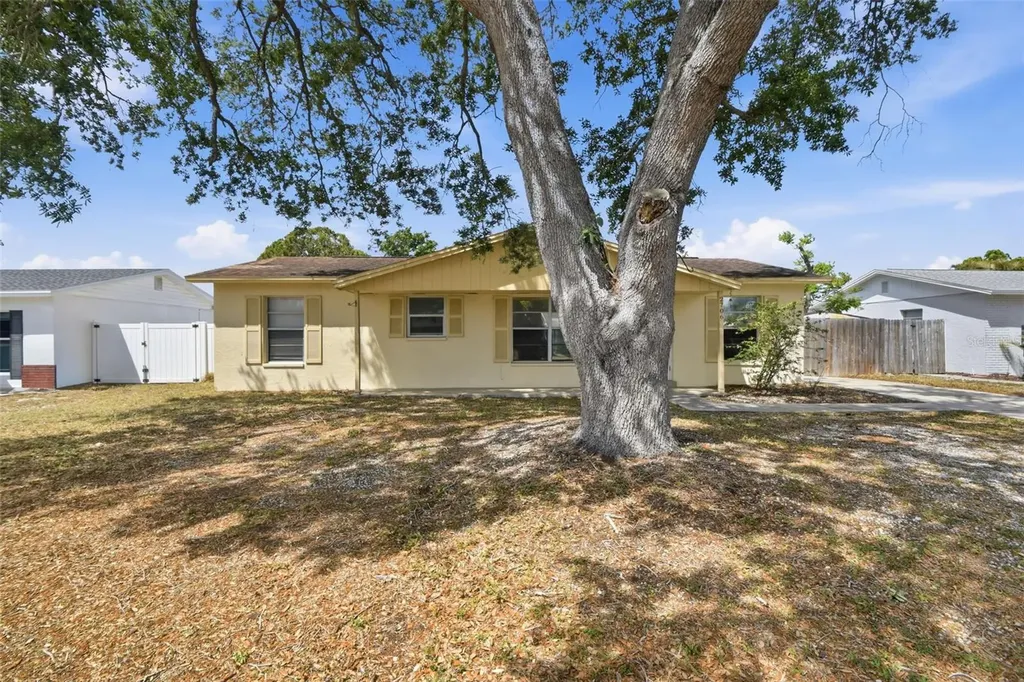2706 40th Street W Bradenton FL 34205