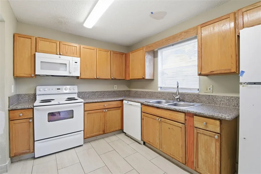 2706 40th Street W Bradenton FL 34205