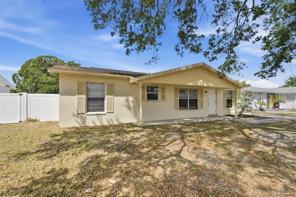 2706 40th Street W Bradenton FL 34205