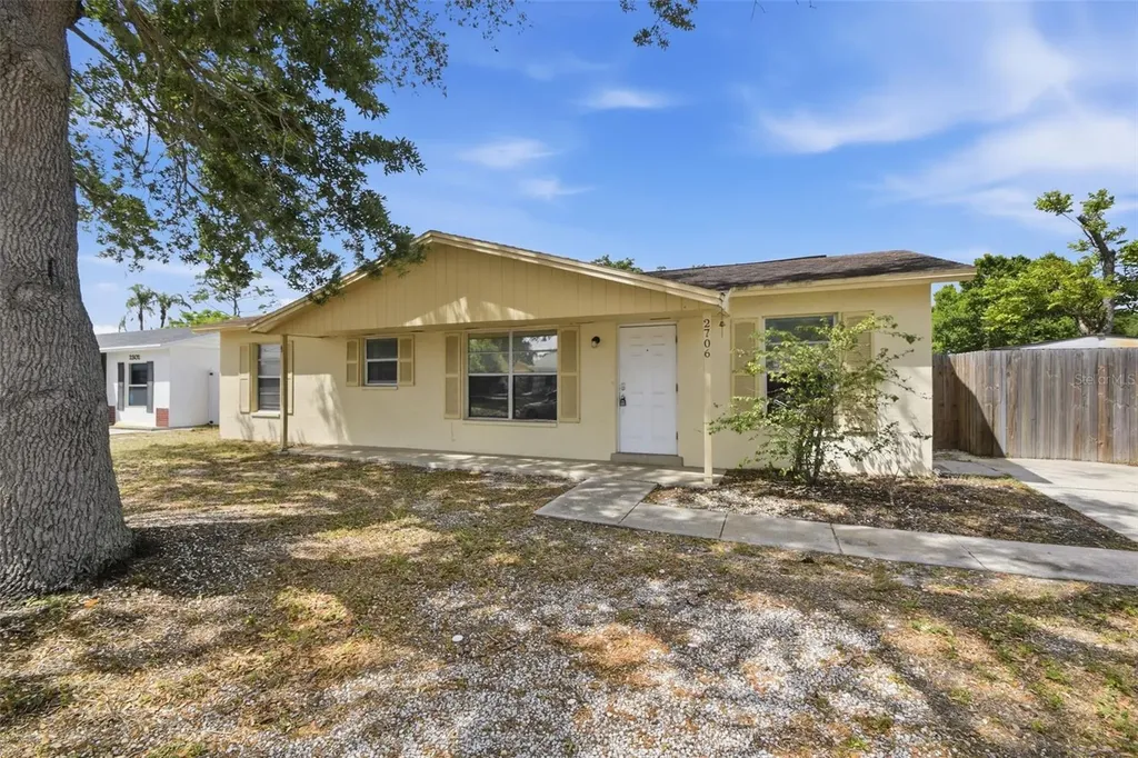 2706 40th Street W Bradenton FL 34205