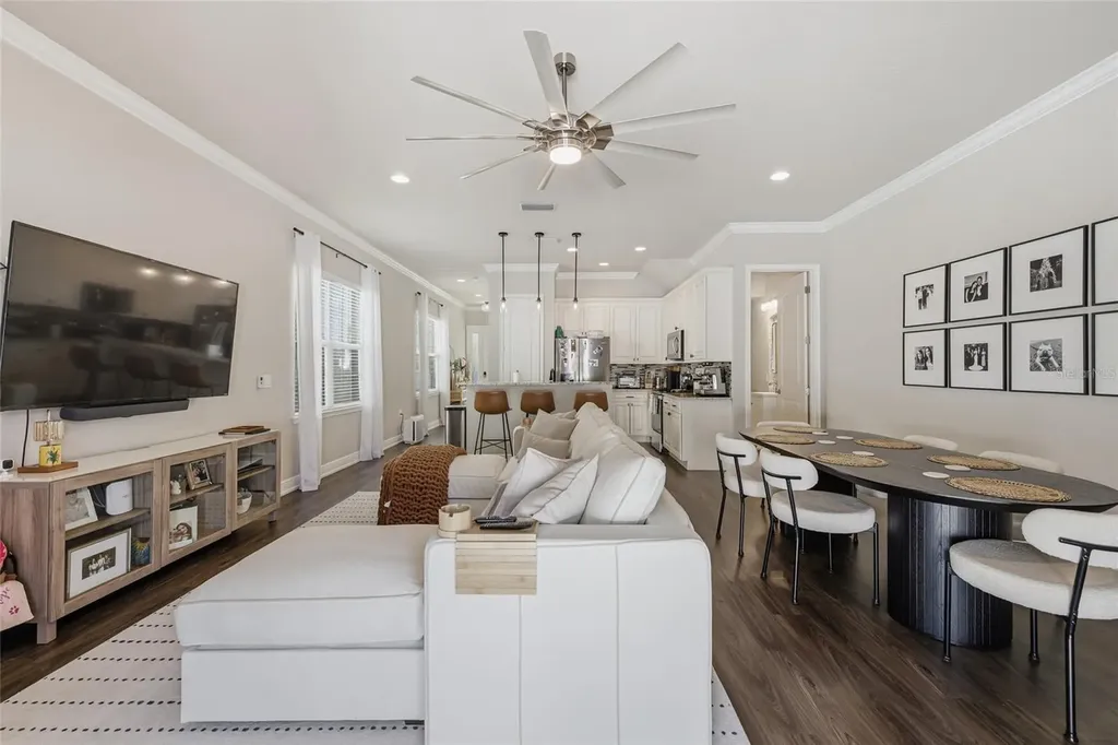 2407 W North B Street Tampa FL 33609