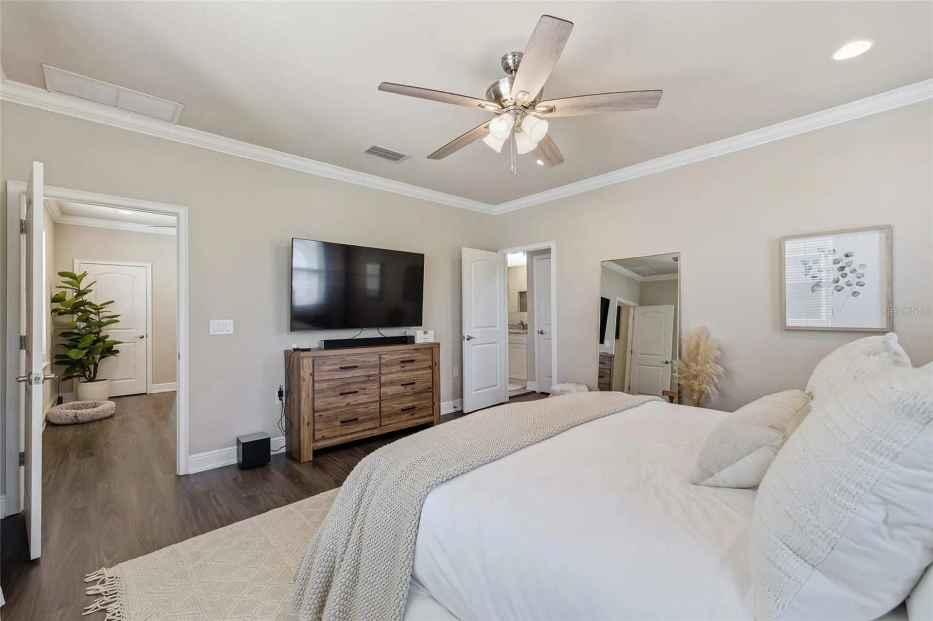 2407 W North B Street Tampa FL 33609