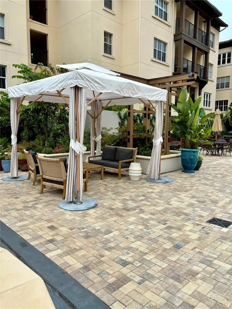 200 4th Avenue S St Petersburg FL 33701