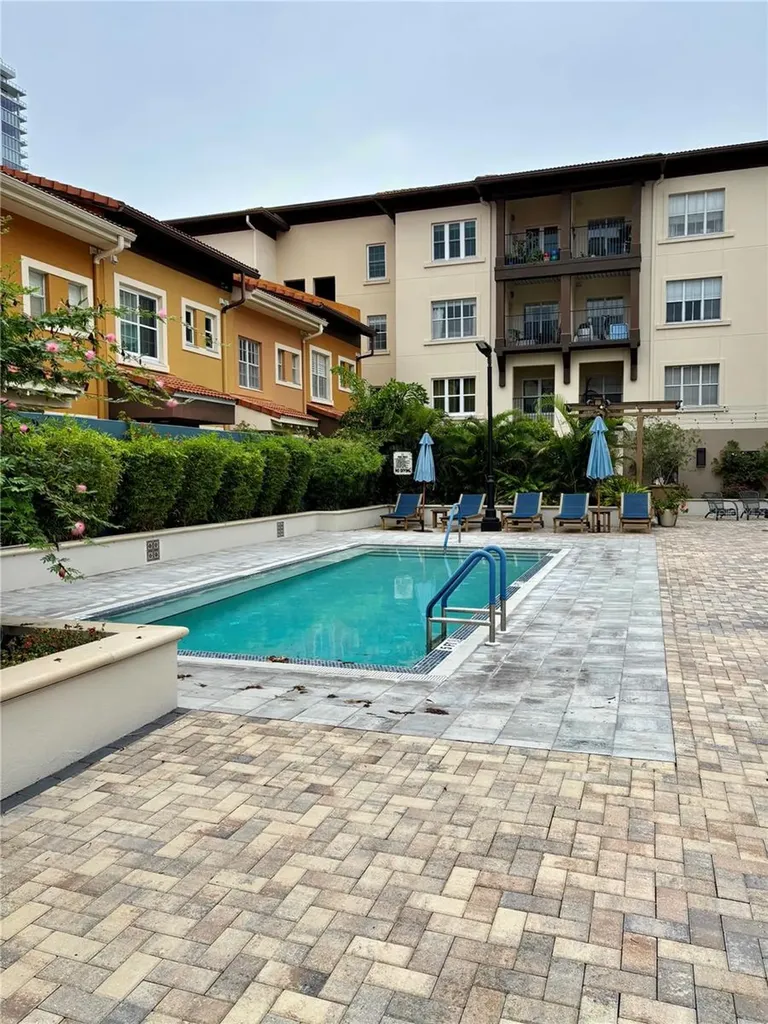 200 4th Avenue S St Petersburg FL 33701