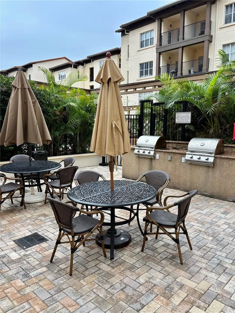 200 4th Avenue S St Petersburg FL 33701