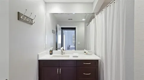 200 4th Avenue S St Petersburg FL 33701