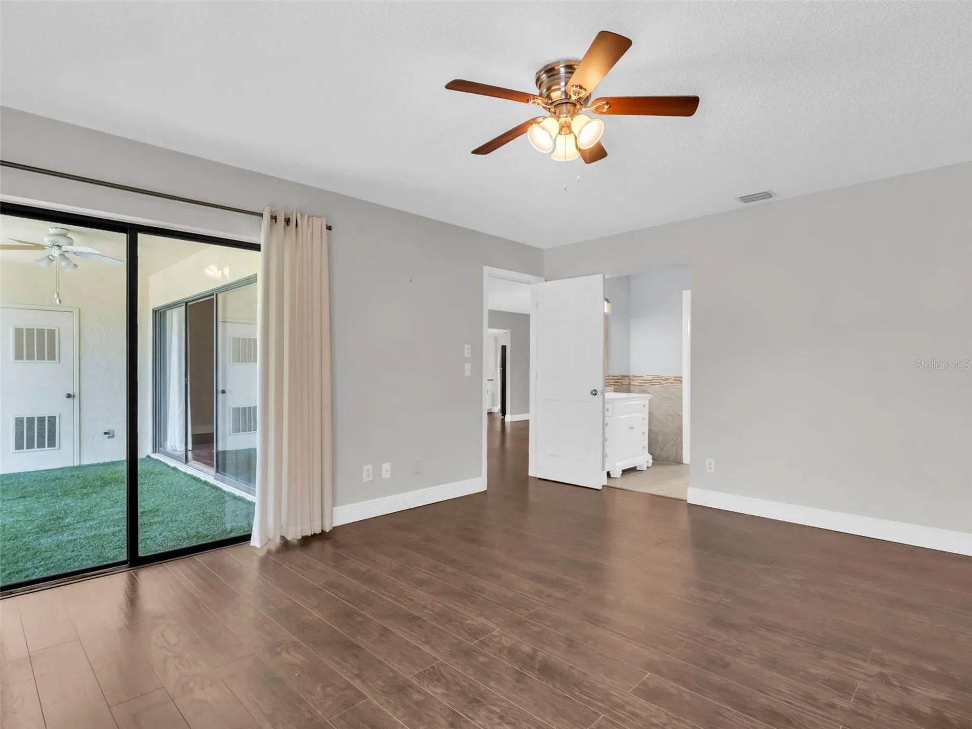 1801 E Lake Road Palm Harbor FL 34685