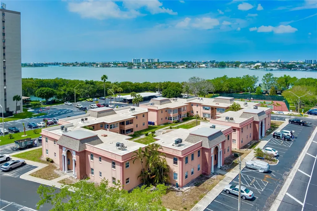 7001 Place De La Paix South Pasadena FL 33707