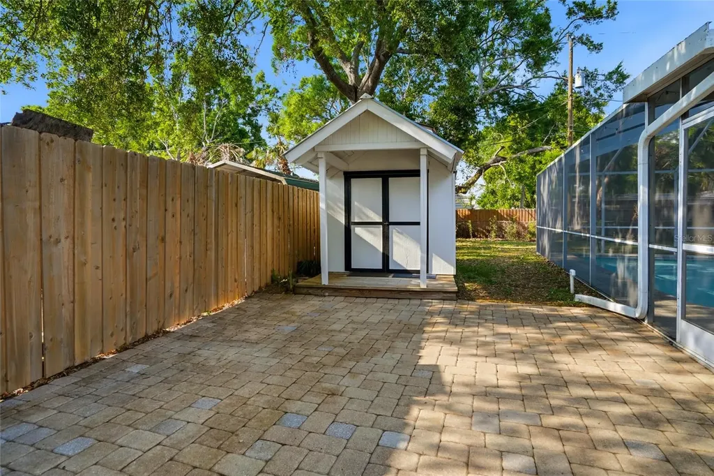 1349 78th Avenue N St Petersburg FL 33702