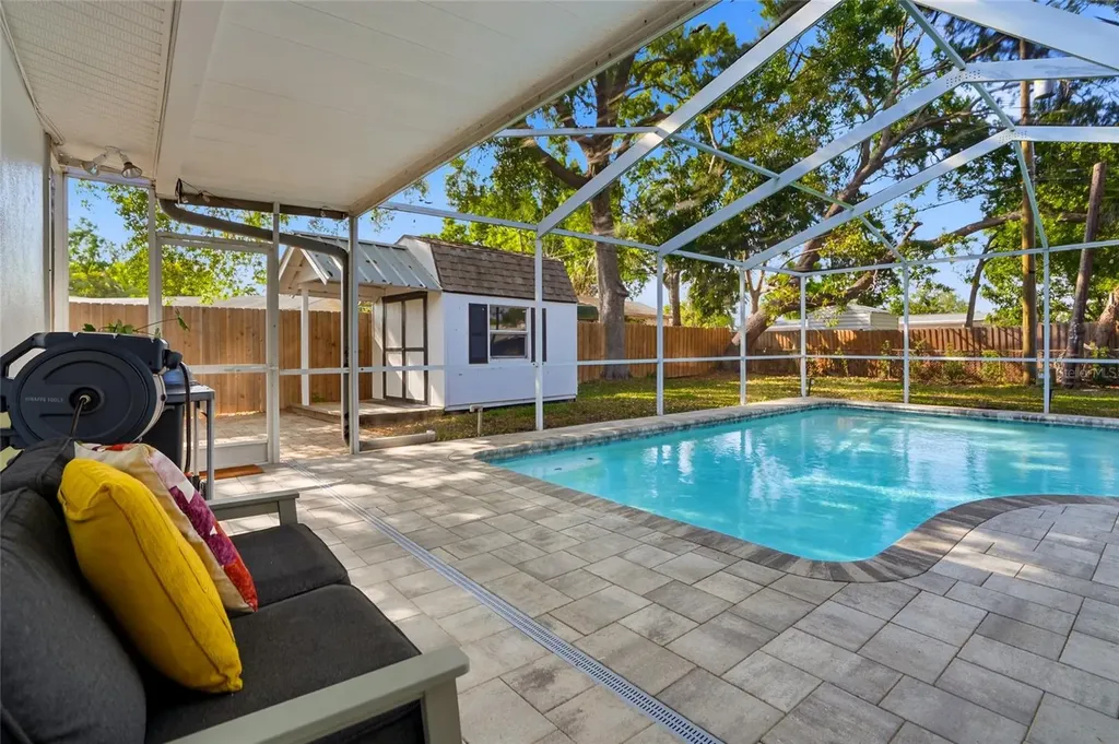 1349 78th Avenue N St Petersburg FL 33702