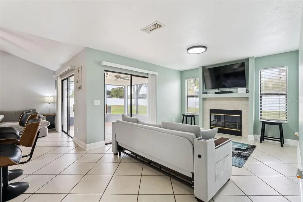652 Carrigan Avenue Oviedo FL 32765