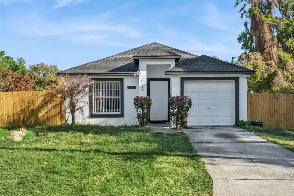 219 E 15th Street Apopka FL 32703