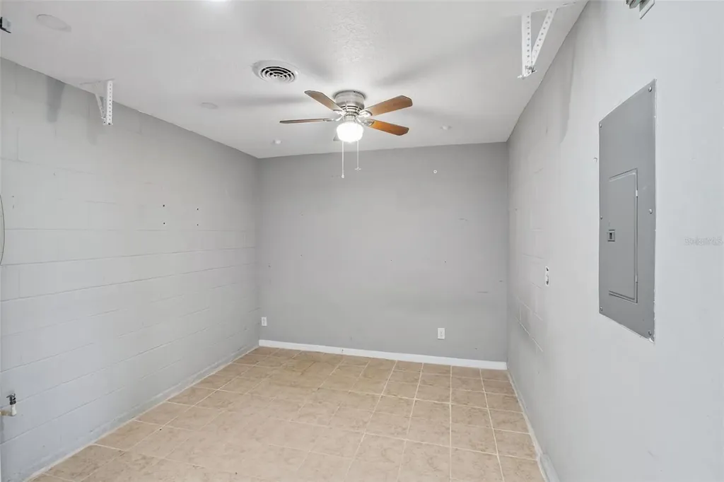 219 E 15th Street Apopka FL 32703