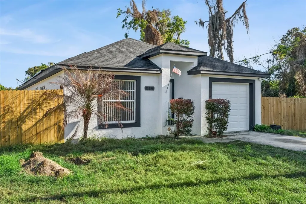 219 E 15th Street Apopka FL 32703