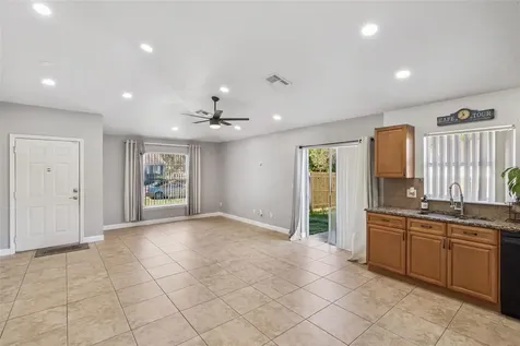 219 E 15th Street Apopka FL 32703