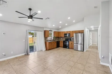 219 E 15th Street Apopka FL 32703