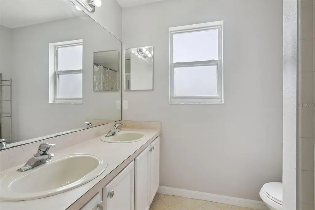 2414 Serenity Bend Kissimmee FL 34758