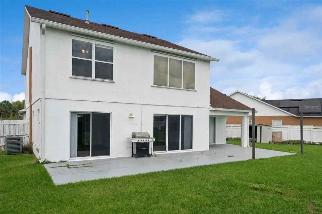 2414 Serenity Bend Kissimmee FL 34758