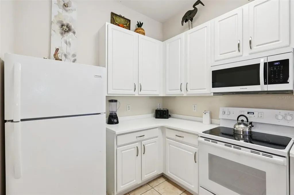 915 New Providence Davenport FL 33897