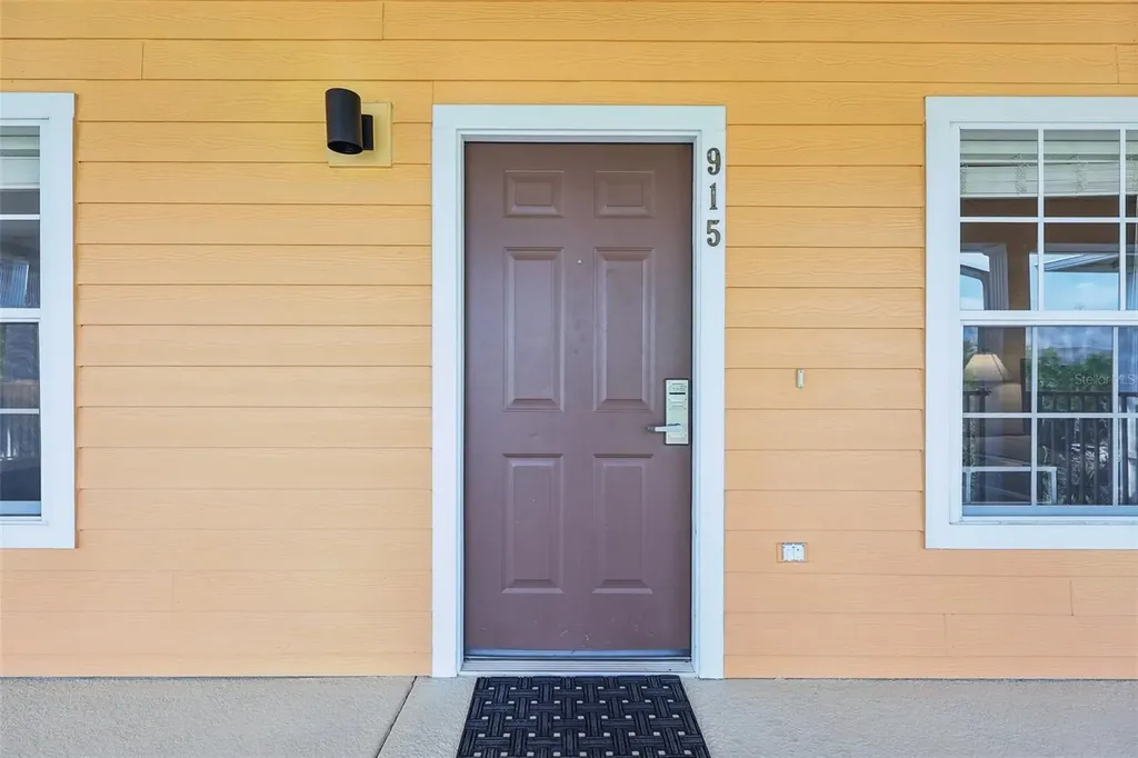 915 New Providence Davenport FL 33897