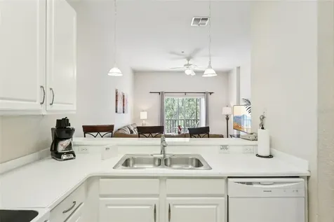 915 New Providence Davenport FL 33897