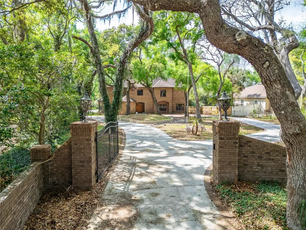 902 River Rapids Avenue Brandon FL 33511