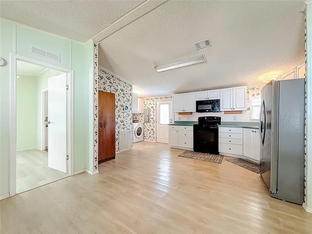 980 7th Street NW Largo FL 33770