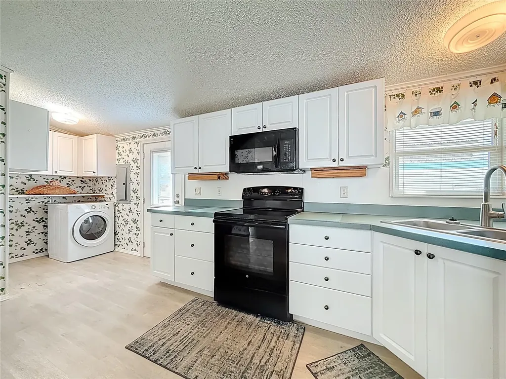 980 7th Street NW Largo FL 33770