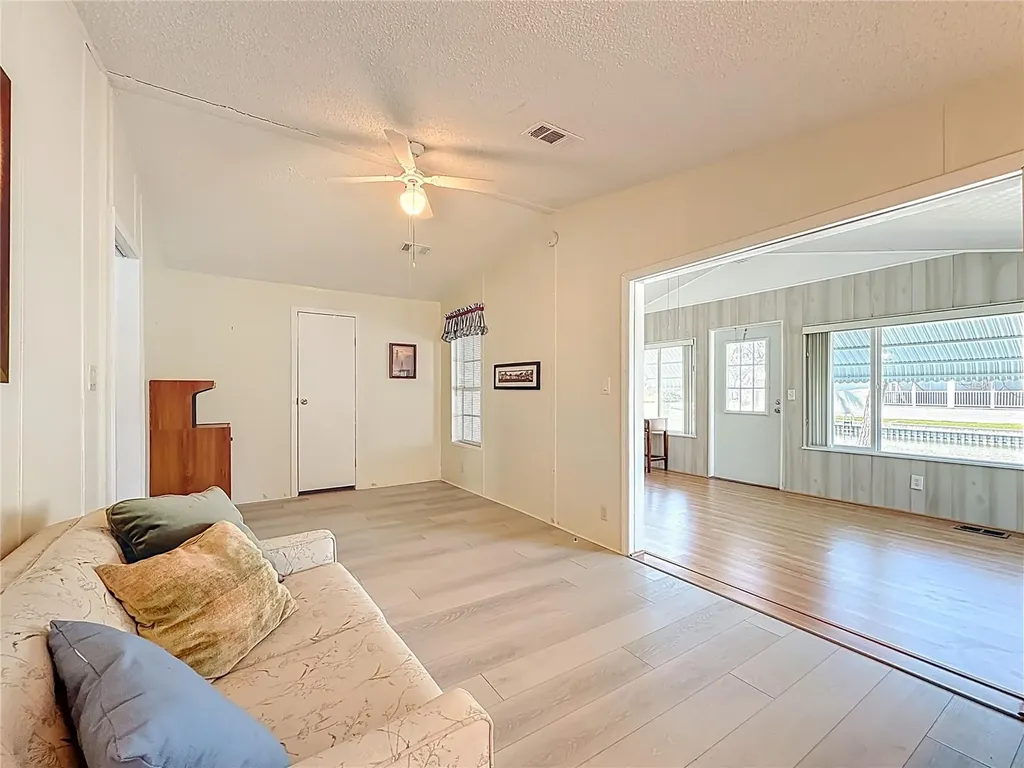 980 7th Street NW Largo FL 33770