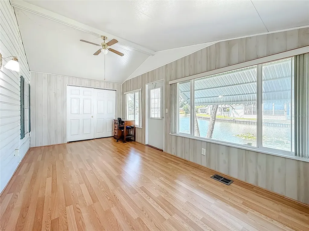 980 7th Street NW Largo FL 33770
