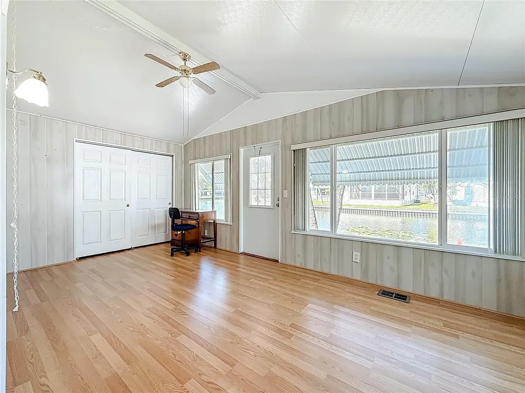 980 7th Street NW Largo FL 33770