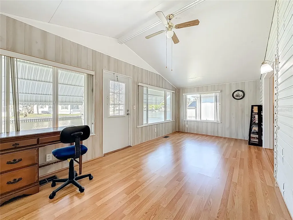980 7th Street NW Largo FL 33770
